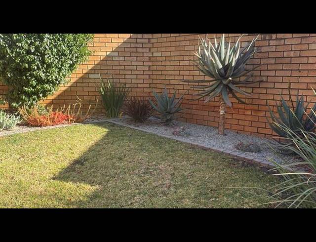 4 BEDROOM HOUSE FOR SALE IN VAN RIEBEECK PARK